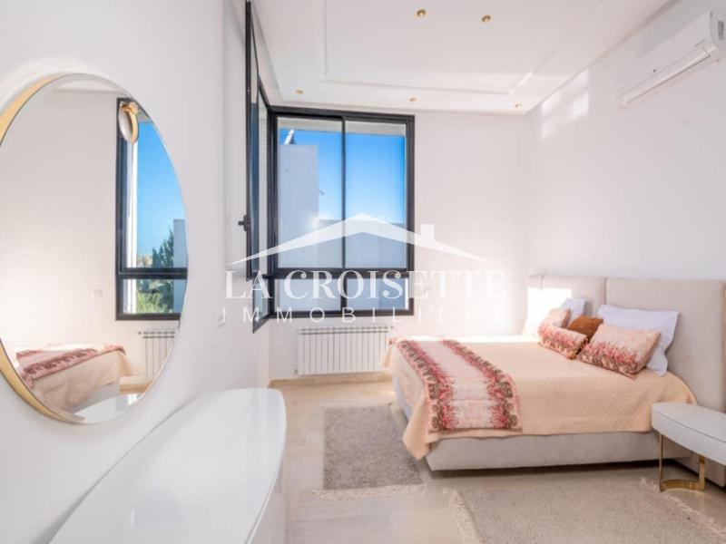 Villa S+5 avec piscine à Gammarth